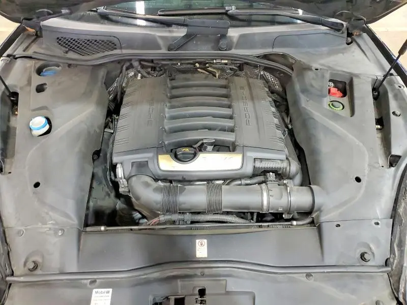 2017 PORSCHE CAYENNE   