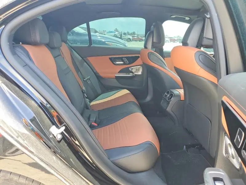 2025 MERCEDES-BENZ C 300  