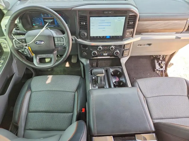 2025 FORD F150 LARIAT  
