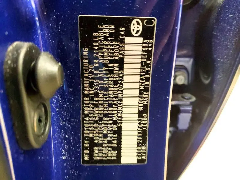 2021 TOYOTA COROLLA SE  