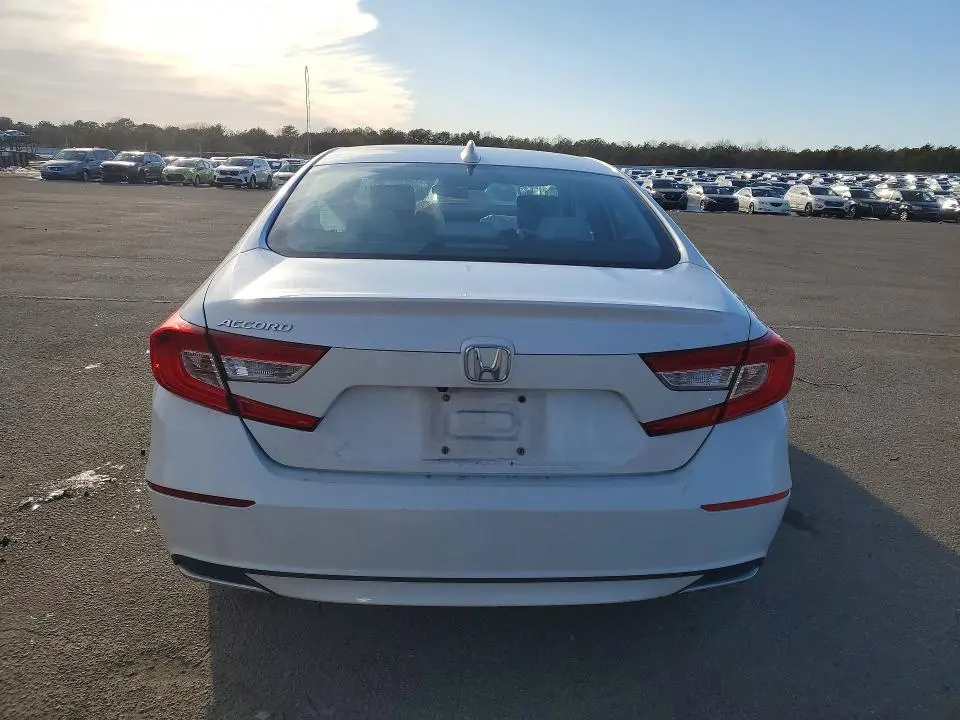 2018 HONDA ACCORD LX  