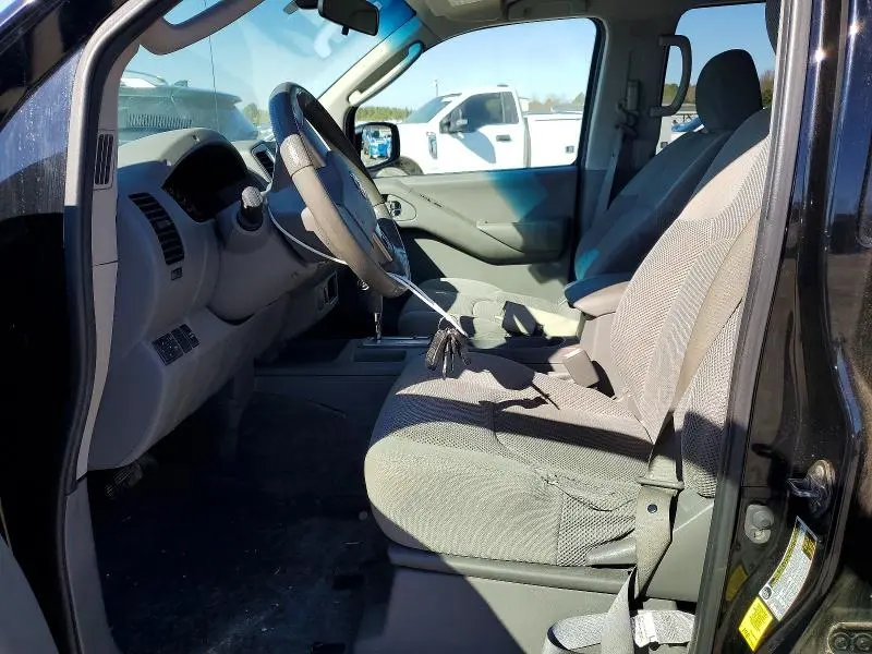 2010 NISSAN FRONTIER SE V6  