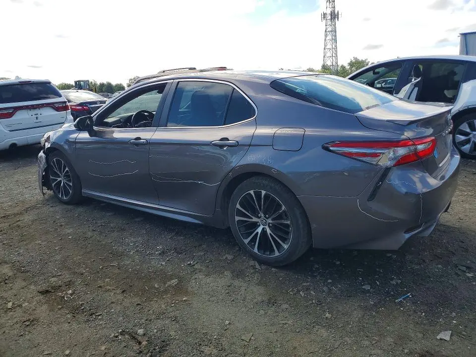 2018 TOYOTA CAMRY SE  