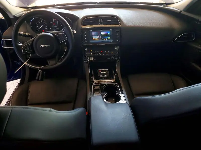 2017 JAGUAR XE PREMIUM  