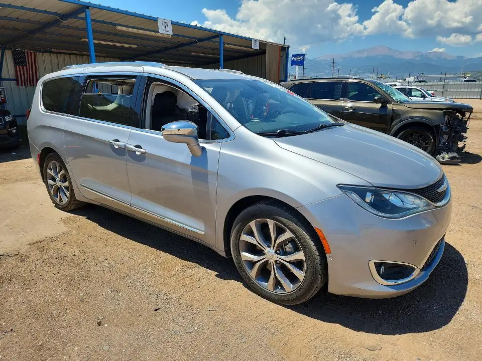 2018 CHRYSLER PACIFICA LIMITED  
