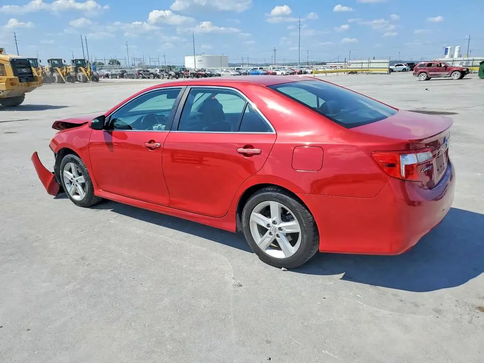 2014 TOYOTA CAMRY SE  