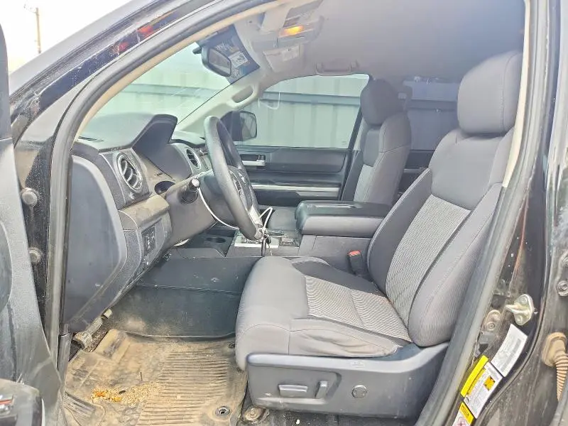 2017 TOYOTA TUNDRA SR5  
