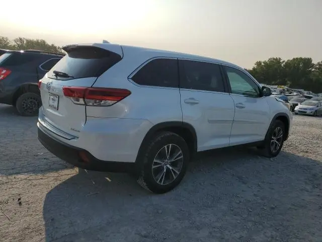 2019 TOYOTA HIGHLANDER LE  