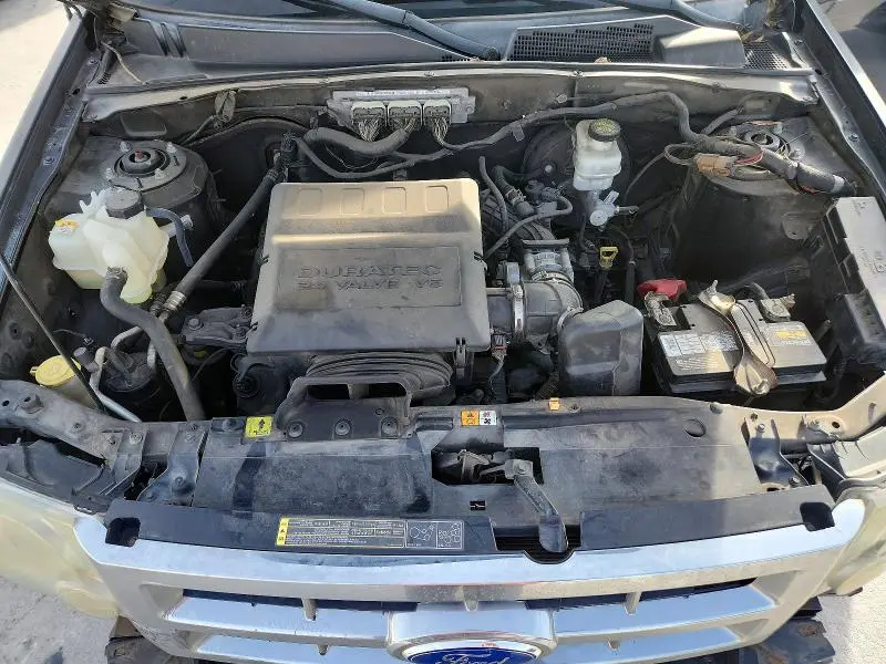 2011 FORD ESCAPE LIMITED  