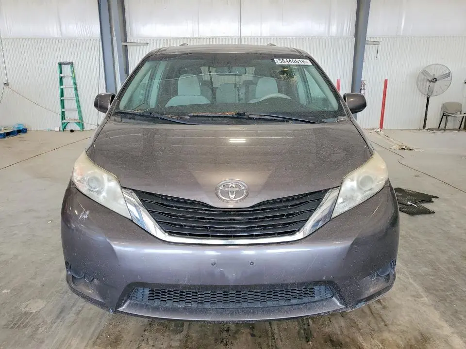 2011 TOYOTA SIENNA LE  