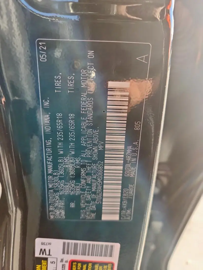 2021 TOYOTA HIGHLANDER XLE  