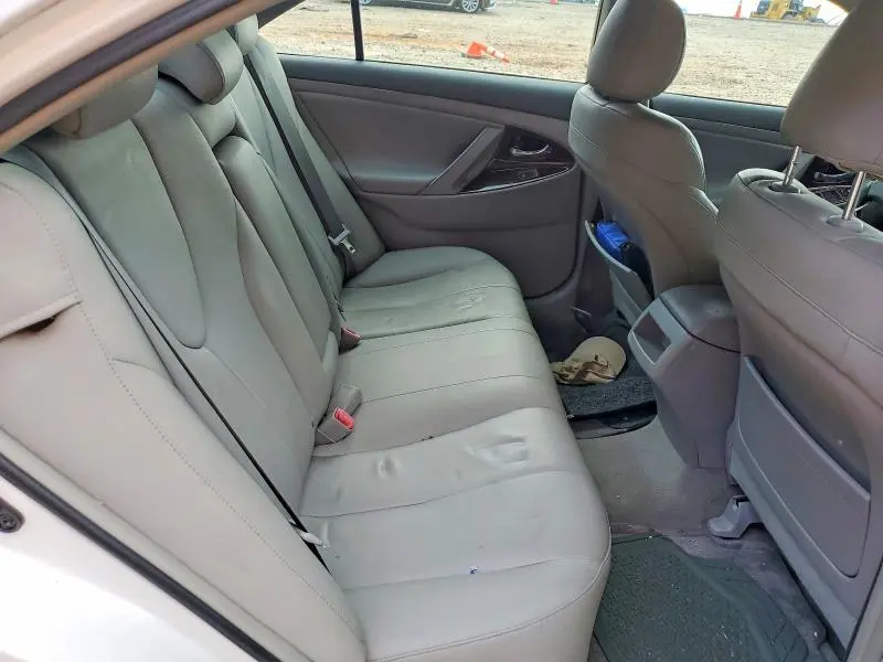 2011 TOYOTA CAMRY LE  