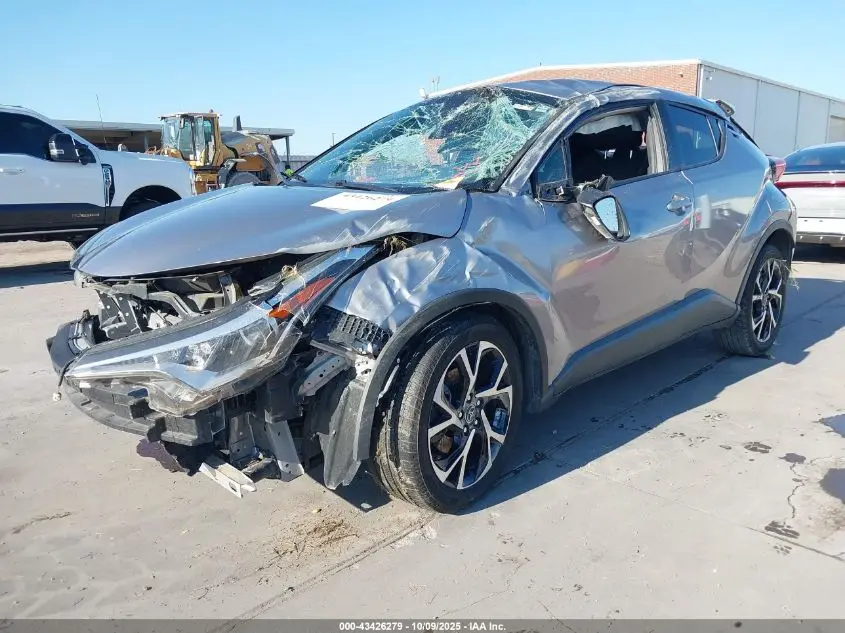 2019 TOYOTA C-HR XLE