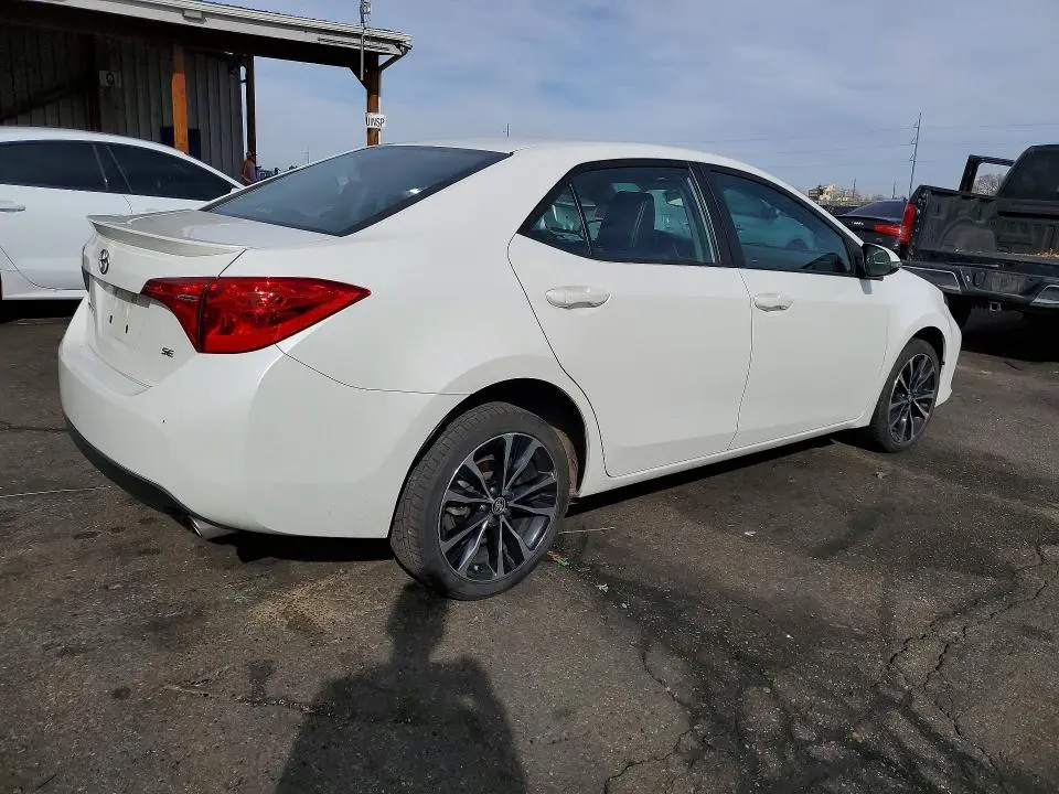 2019 TOYOTA COROLLA SE  