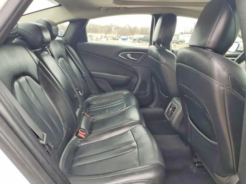 2015 CHRYSLER 200 C  
