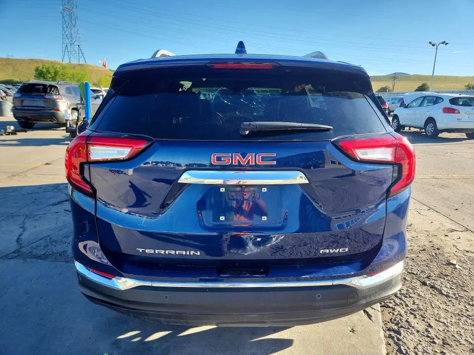 2022 GMC TERRAIN SLT  
