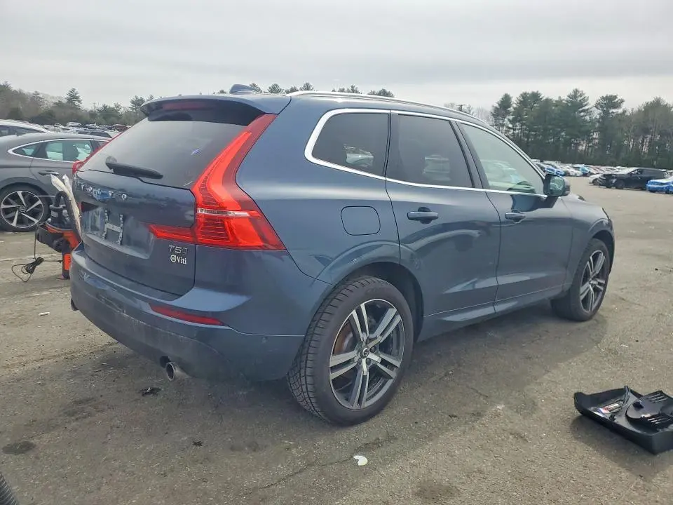 2018 VOLVO XC60 T5 MOMENTUM  