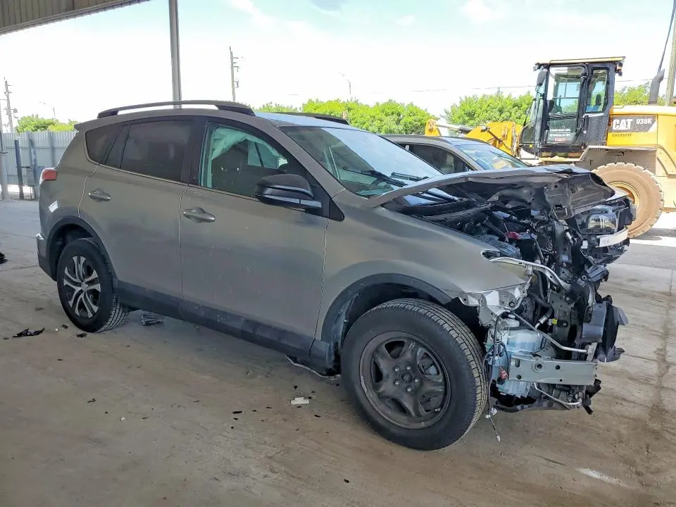 2018 TOYOTA RAV4 LE  
