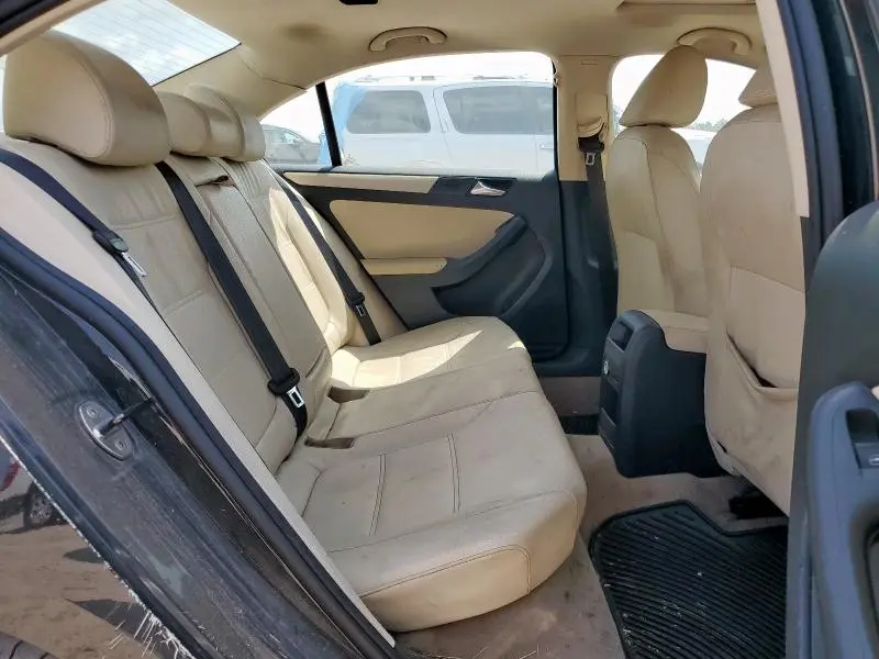 2012 VOLKSWAGEN JETTA SE  