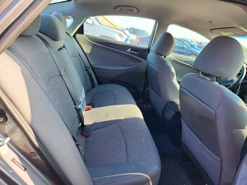 2012 HYUNDAI SONATA GLS  