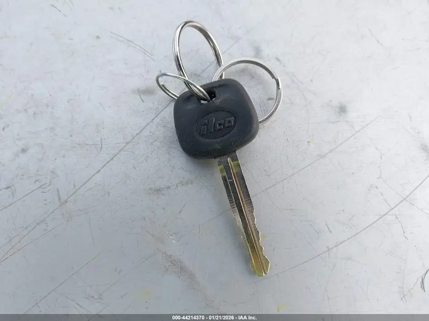 2015 TOYOTA YARIS LE