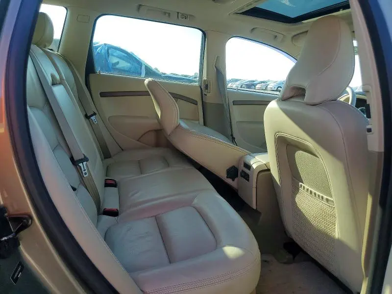 2010 VOLV XC70 3.2   