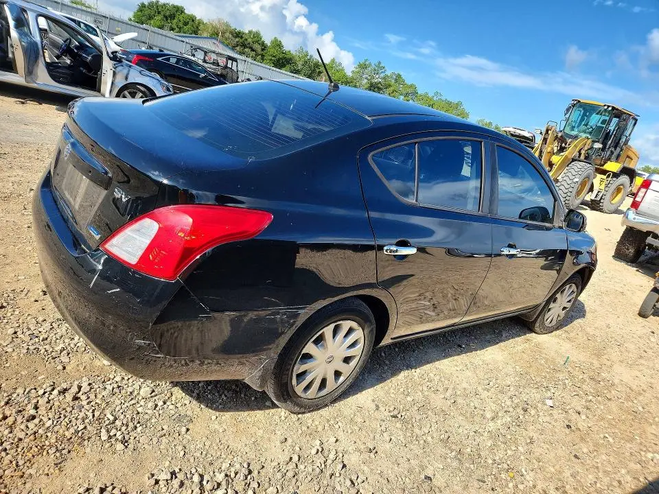 2012 NISSAN VERSA S  