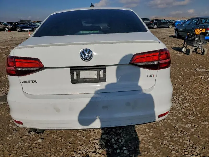 2016 VOLKSWAGEN JETTA SPORT  