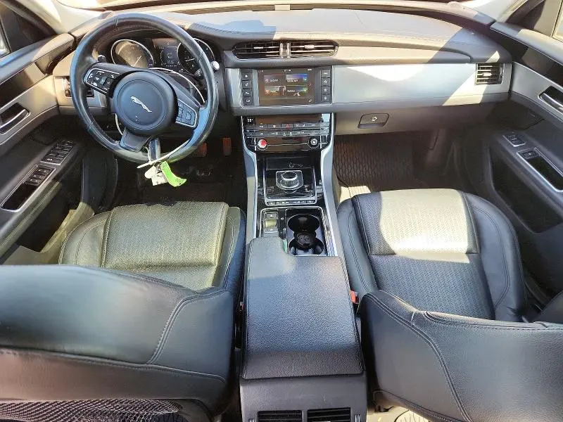 2017 JAGUAR XF PRESTIGE  