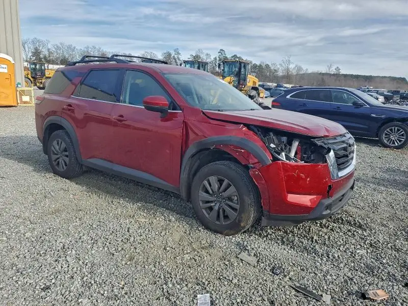 2024 NISSAN PATHFINDER SV  