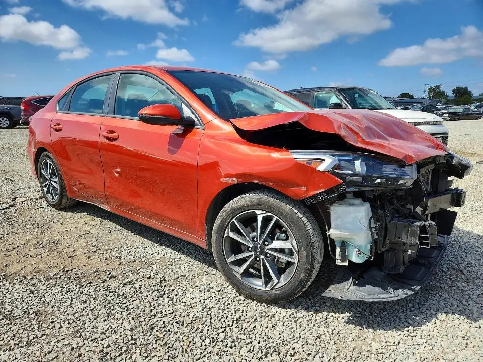2022 KIA FORTE LXS  