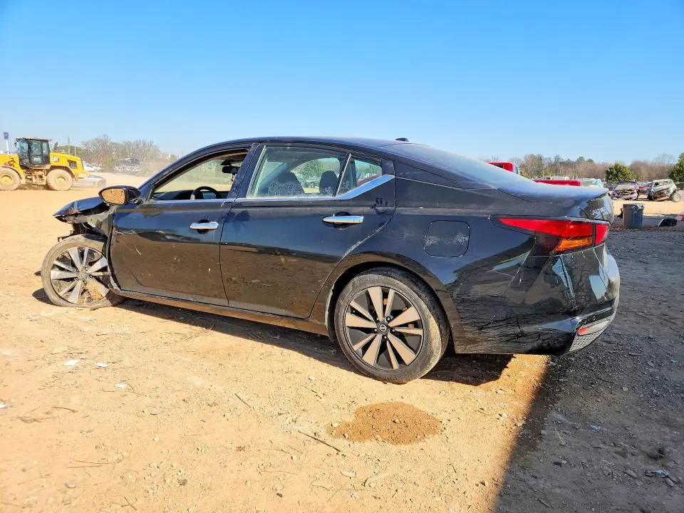 2022 NISSAN ALTIMA SV  