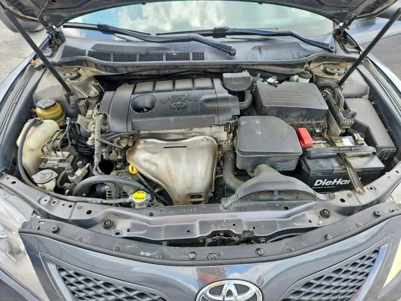 2011 TOYOTA CAMRY SE  