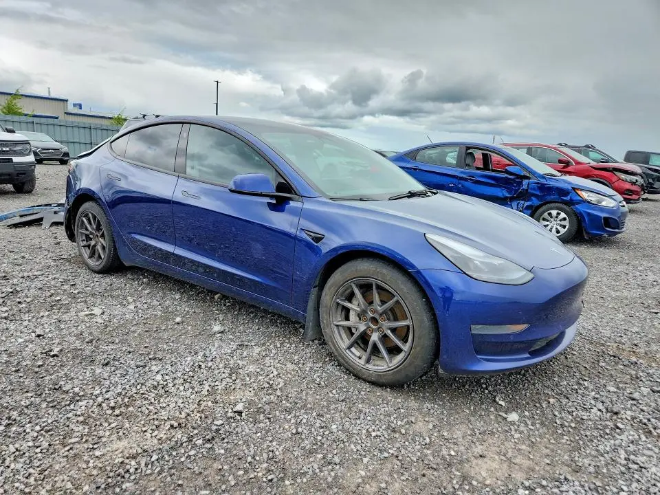 2022 TESLA MODEL 3   