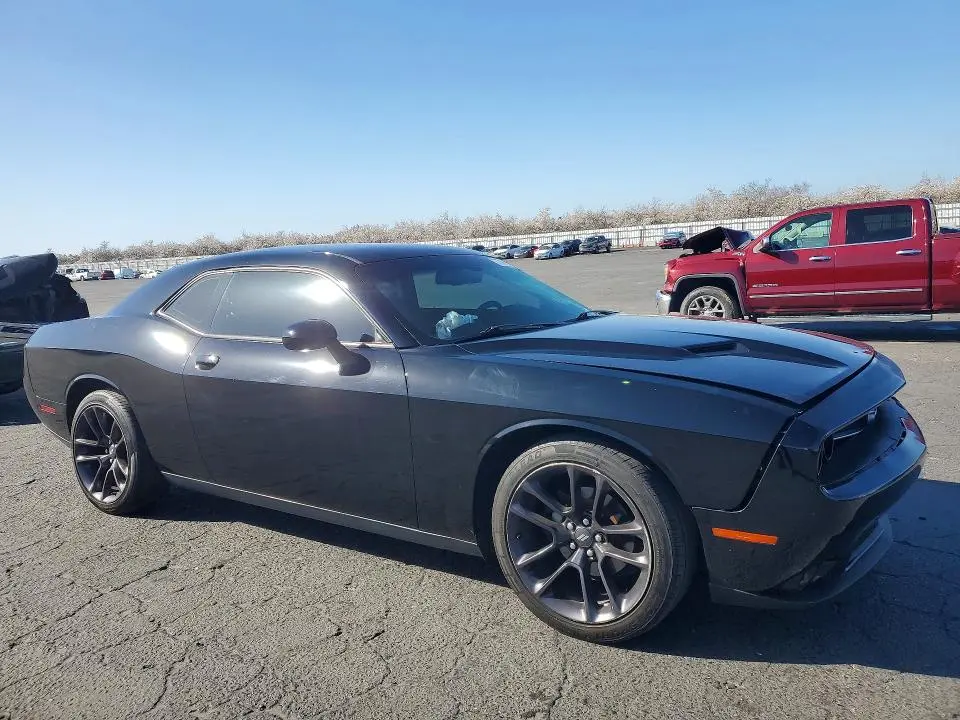 2016 DODGE CHALLENGER SXT  
