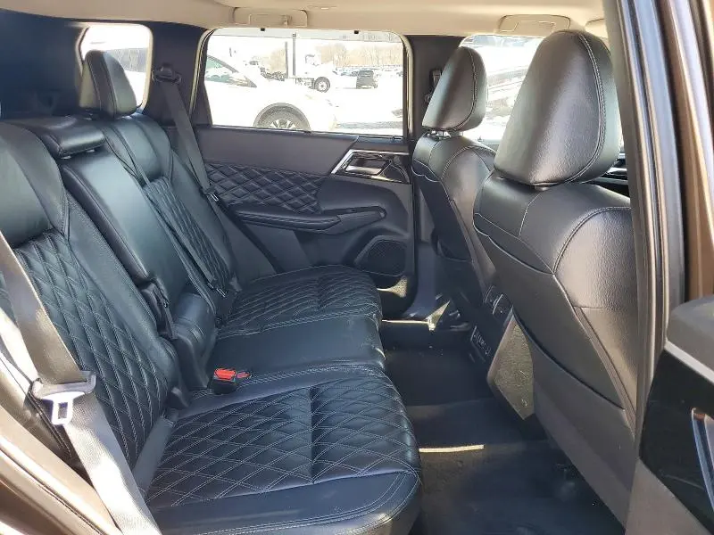 2024 MITSUBISHI OUTLANDER SEL  