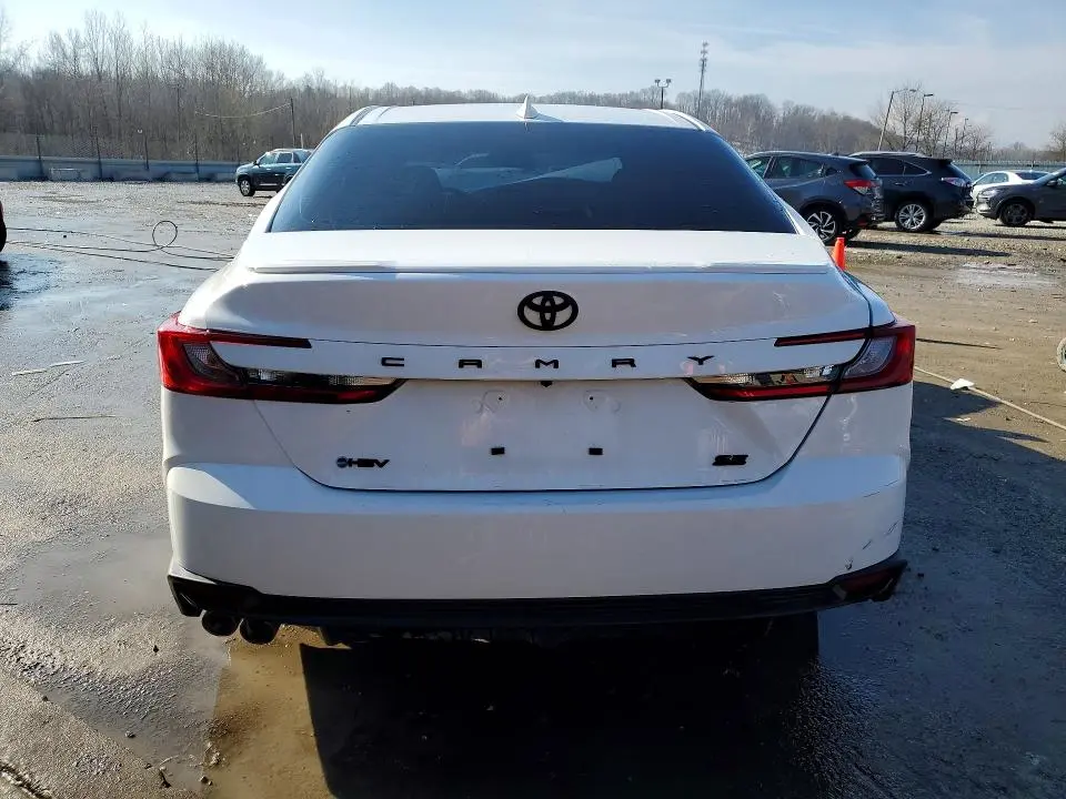 2025 TOYOTA CAMRY SE  