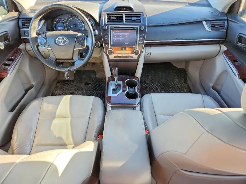 2014 TOYOTA CAMRY SE  