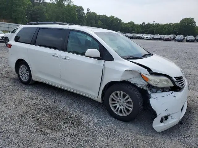 2015 TOYOTA SIENNA XLE  