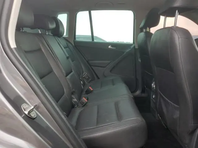 2012 VOLKSWAGEN TIGUAN S  