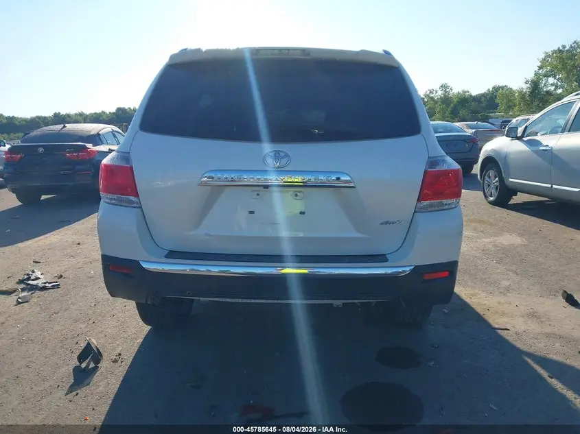 2013 TOYOTA HIGHLANDER SE V6