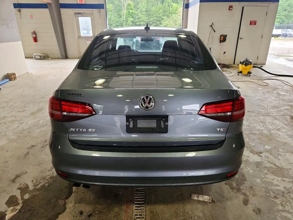 2018 VOLKSWAGEN JETTA SE  