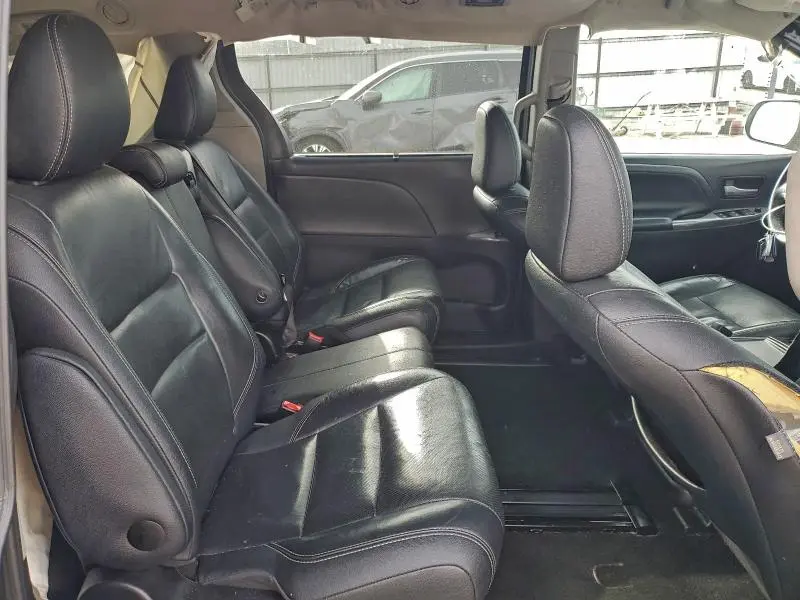 2015 TOYOTA SIENNA SPORT  