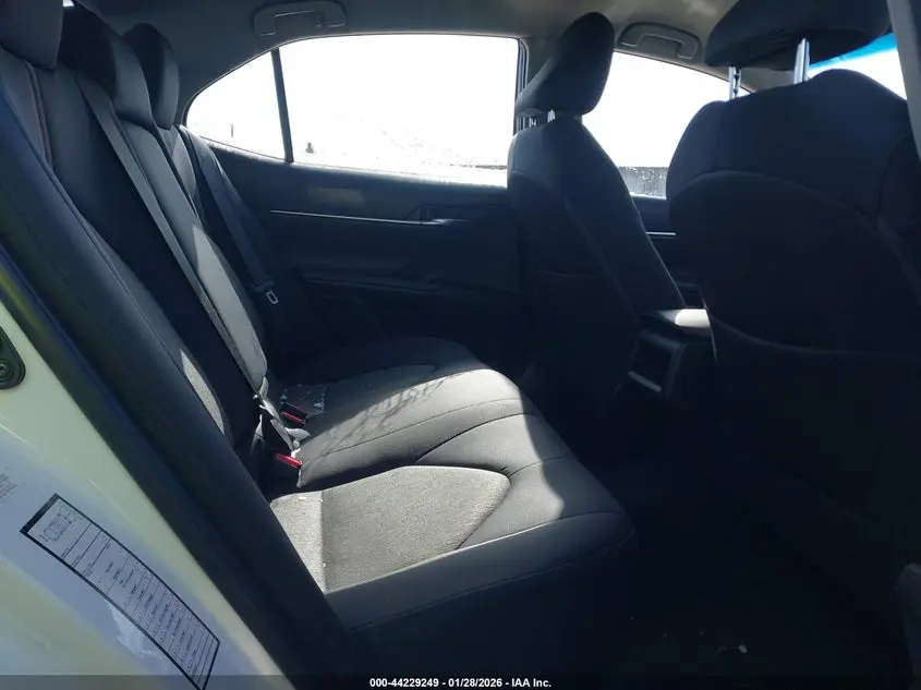 2018 TOYOTA CAMRY LE