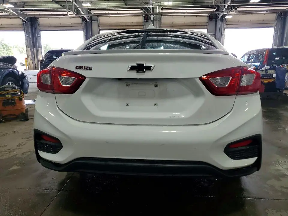 2018 CHEVROLET CRUZE LT  