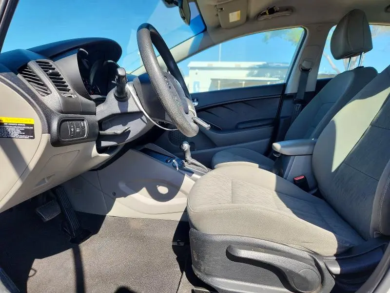 2016 KIA FORTE LX  