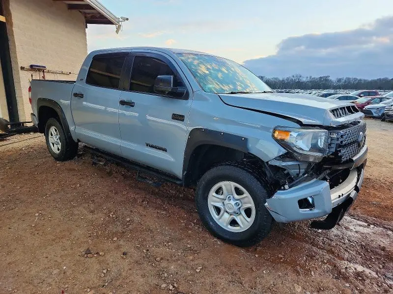 2020 TOYOTA TUNDRA CREWMAX SR5  