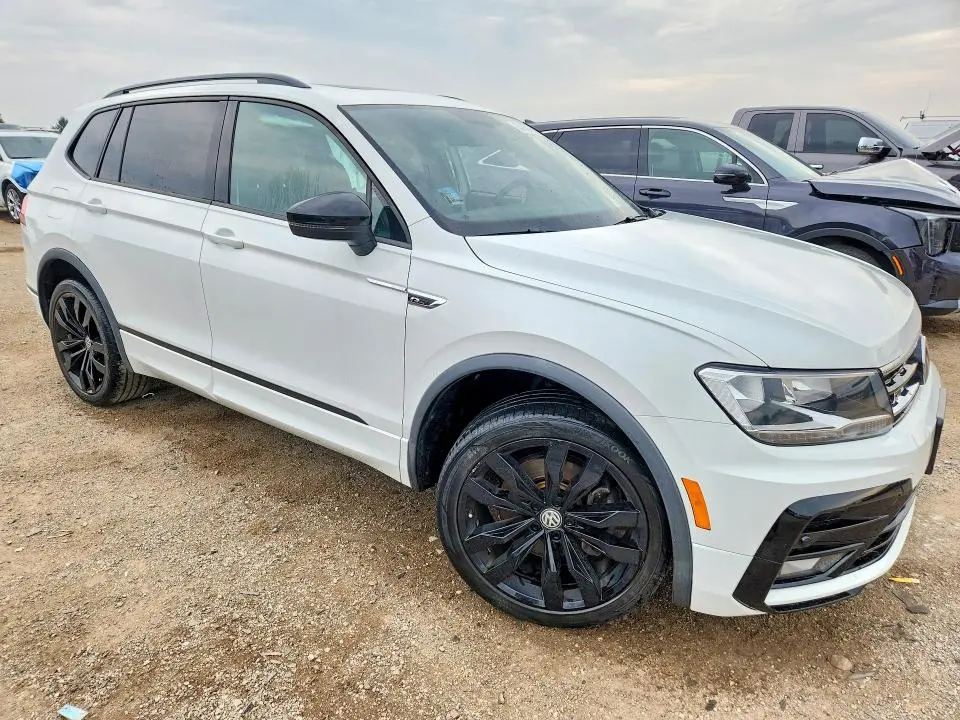 2020 VOLKSWAGEN TIGUAN SE  