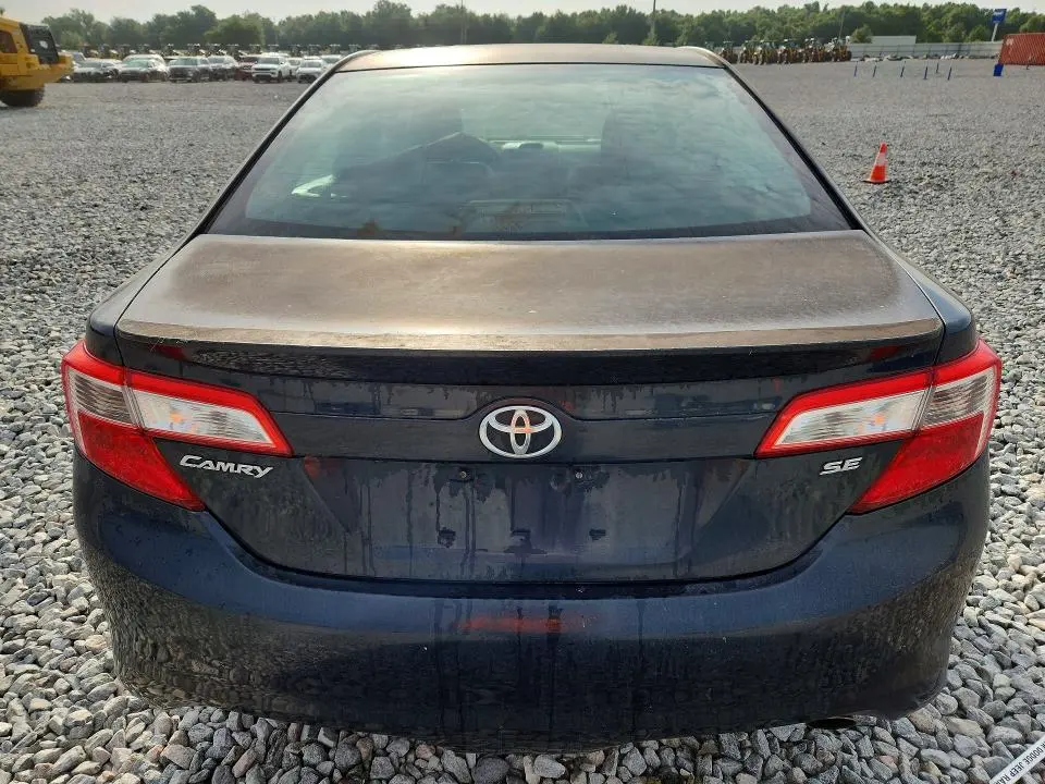 2014 TOYOTA CAMRY SE  
