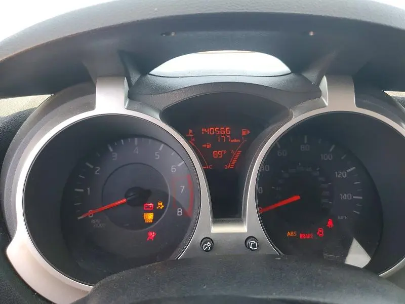 2014 NISSAN JUKE SV  